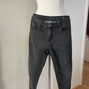 Buffalo jeans. Style : Mimi. Mid-Rise/Slim Boyfriend.